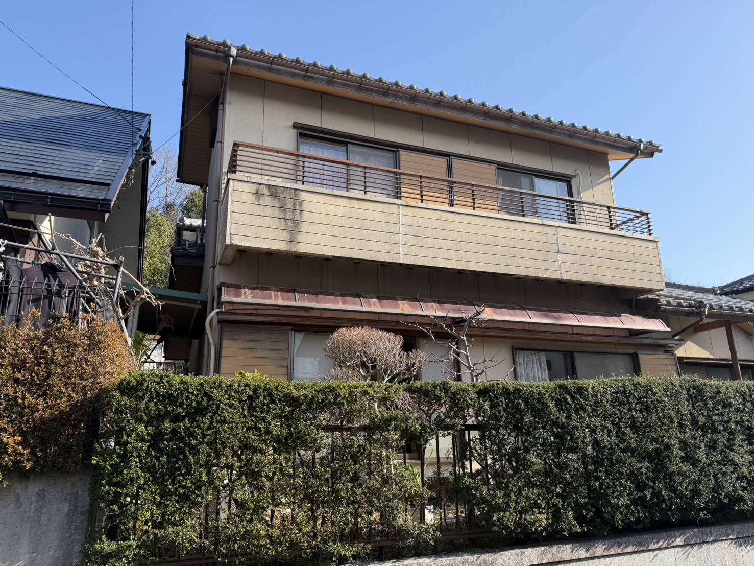 本巣市 外壁塗装工事 施工前の外壁の状態 色あせ・劣化が見られる外壁