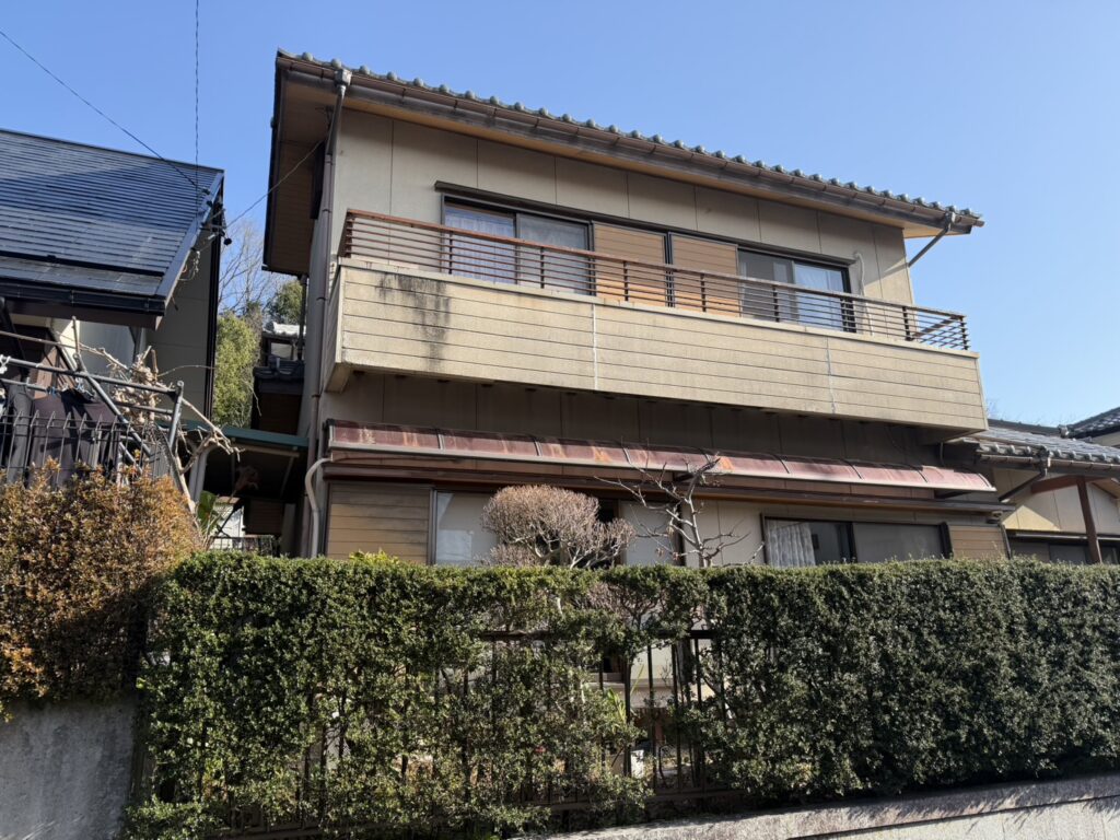【本巣市】外壁塗装 中塗り・上塗り・付帯部塗装〜完成まで｜施工事例レポート③
