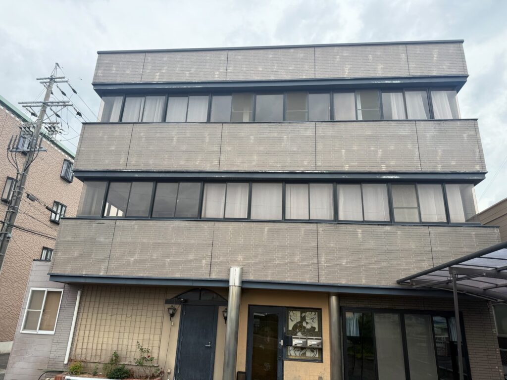 大垣市で外壁塗装｜築46年・3階建てH様邸の施工工程